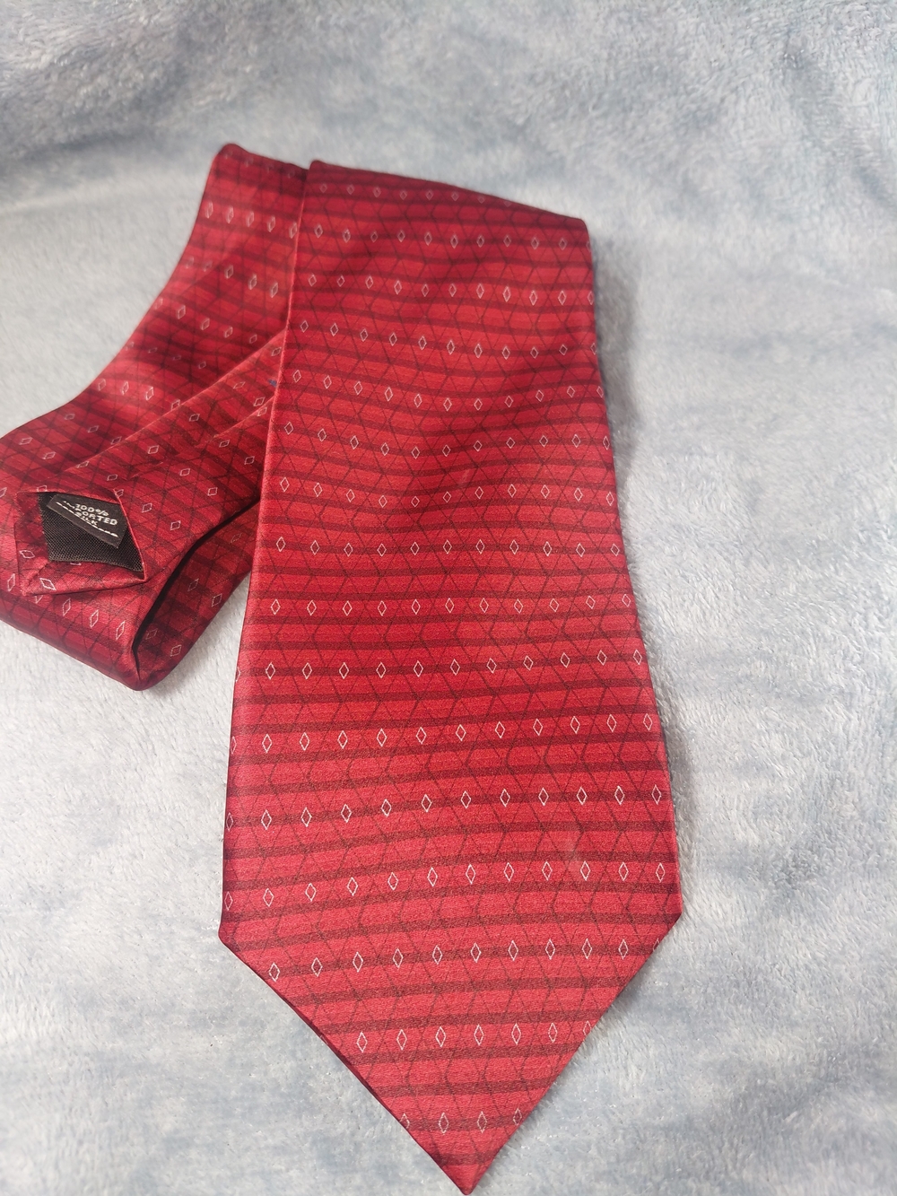Arrow Red Patterned Silk Tie